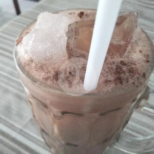 Bakso Boom & Mie Ayam: Rasa yang Menggigit Jiwa di Jantung Cilacap